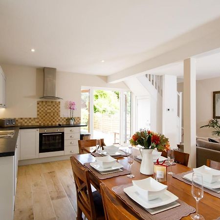 'Orchard Croft Lodge - Chichester', Book-Direct, New Home 1,367 Sq' Ft' , Can Sleep 8 On Request , Split & Link 'Super King' Size Beds, Free Wi-Fi, Sky Tv & Sky Sports, 9 - Minutes From West Wittering Beach, Very Quiet Location, Dog Friendly 외부 사진