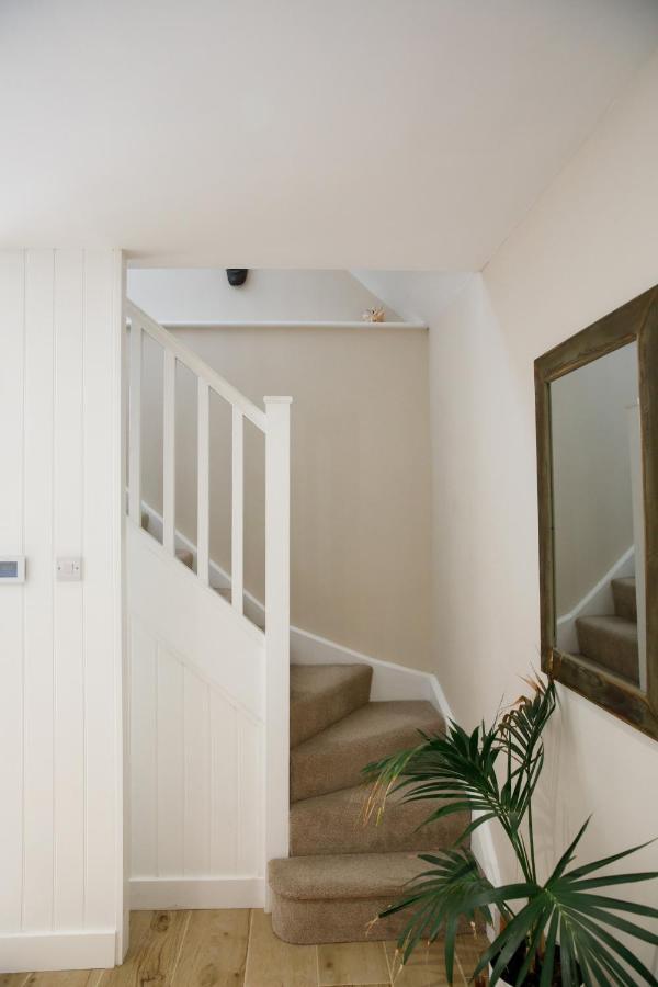 'Orchard Croft Lodge - Chichester', Book-Direct, New Home 1,367 Sq' Ft' , Can Sleep 8 On Request , Split & Link 'Super King' Size Beds, Free Wi-Fi, Sky Tv & Sky Sports, 9 - Minutes From West Wittering Beach, Very Quiet Location, Dog Friendly 외부 사진